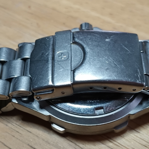 X Wenger SMT Design 200 meter Dive watch.  Rotating bezel, screw down crown. - Picture 12 of 13